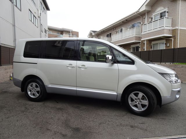 Mitsubishi DELICA D5 2016-02 183136-5