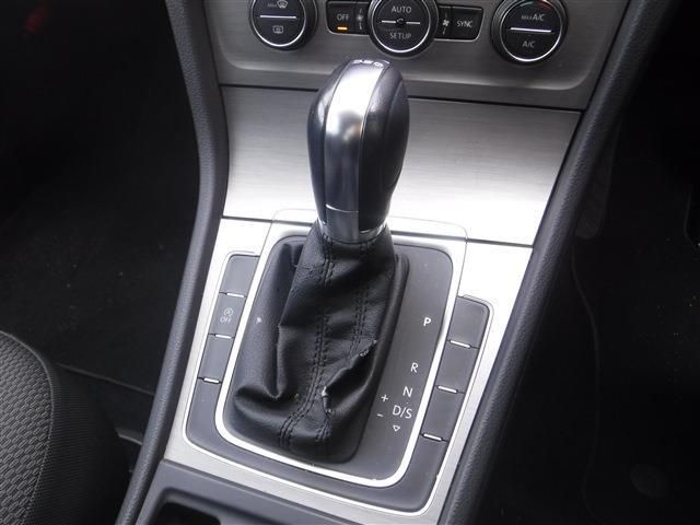 VolksWagen GOLF 2014-03 350-17