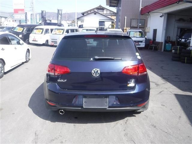 VolksWagen GOLF 2014-03 350-2