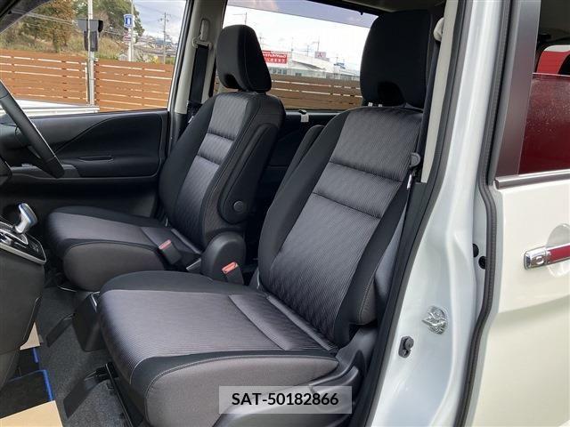 Nissan SERENA 2022-11 209488-6