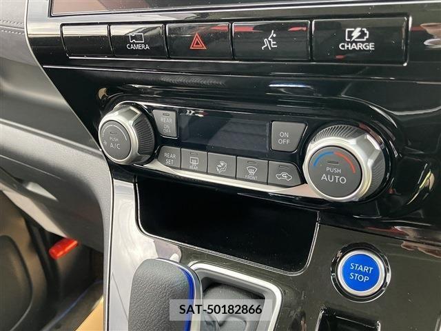 Nissan SERENA 2022-11 209488-10