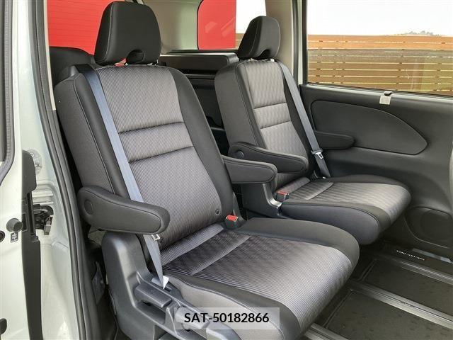 Nissan SERENA 2022-11 209488-4