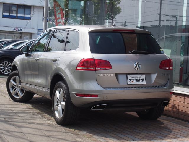 VolksWagen TOUAREG 2011-06 2320-2