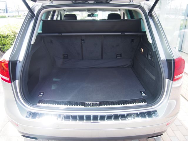 VolksWagen TOUAREG 2011-06 2320-7