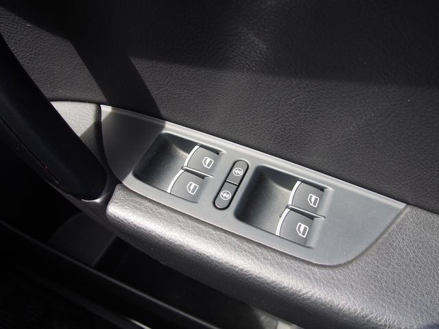 VolksWagen TOUAREG 2011-06 2320-15
