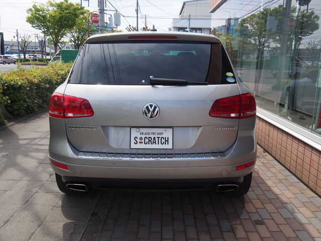 VolksWagen TOUAREG 2011-06 2320-17