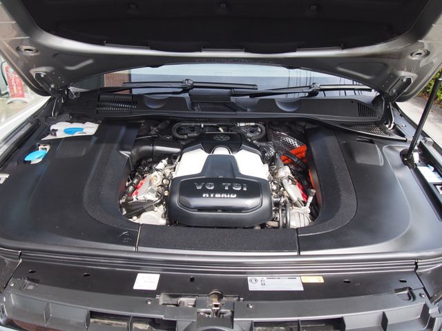 VolksWagen TOUAREG 2011-06 2320-19