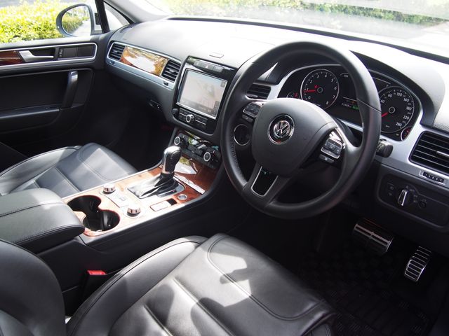 VolksWagen TOUAREG 2011-06 2320-3