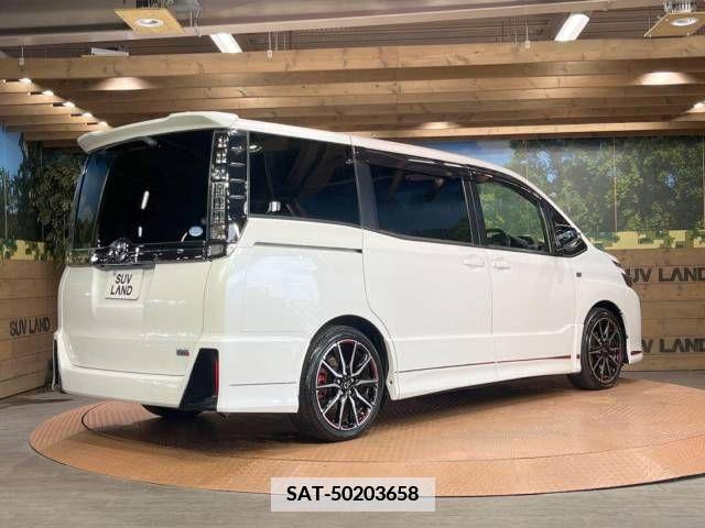 Toyota VOXY 2016-09 343039-18