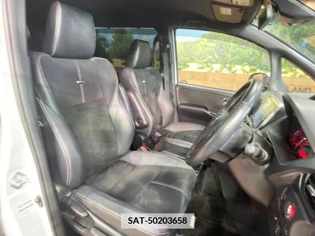 Toyota VOXY 2016-09 343039-8