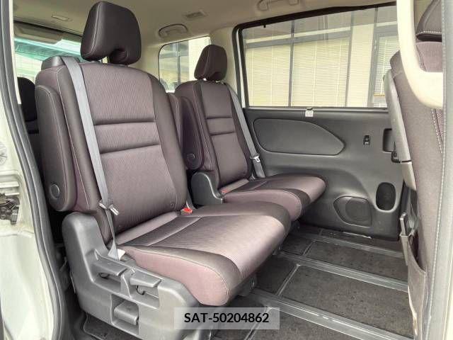 Nissan SERENA 2018-10 284188-10
