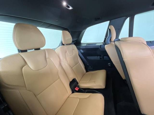 Volvo XC90 2016-12 25371-13