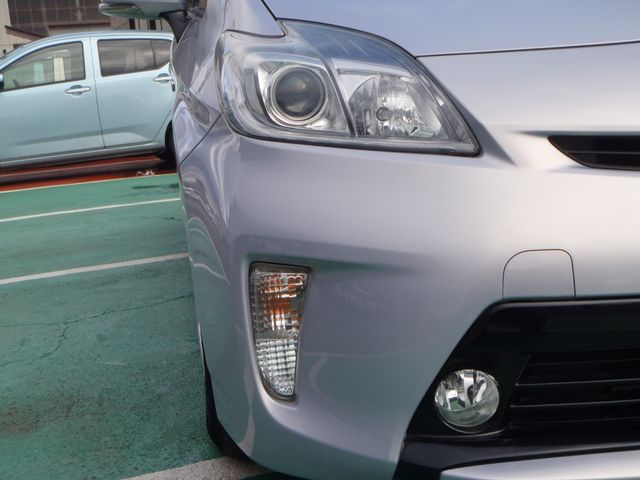Toyota PRIUS 2013-12 282-5