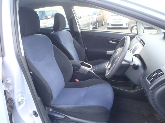 Toyota PRIUS 2013-12 282-7