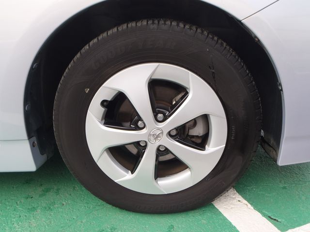 Toyota PRIUS 2013-12 282-6