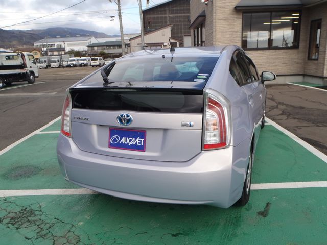 Toyota PRIUS 2013-12 282-2
