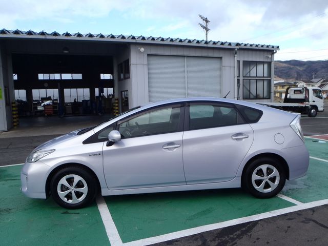 Toyota PRIUS 2013-12 282-4