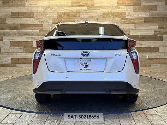 Toyota PRIUS 2016-07 281821-18