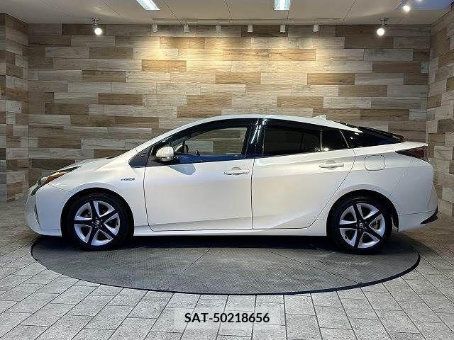 Toyota PRIUS 2016-07 281821-17