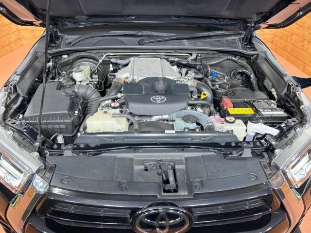 Toyota HILUX 2022-04 193238-18