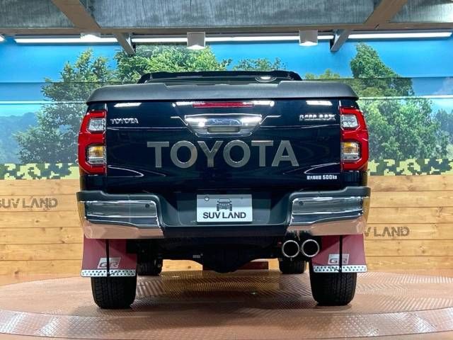 Toyota HILUX 2022-04 193238-15