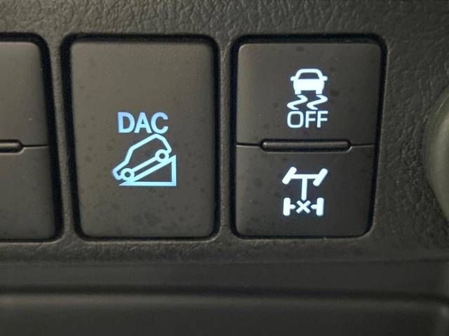 Toyota HILUX 2022-04 193238-7