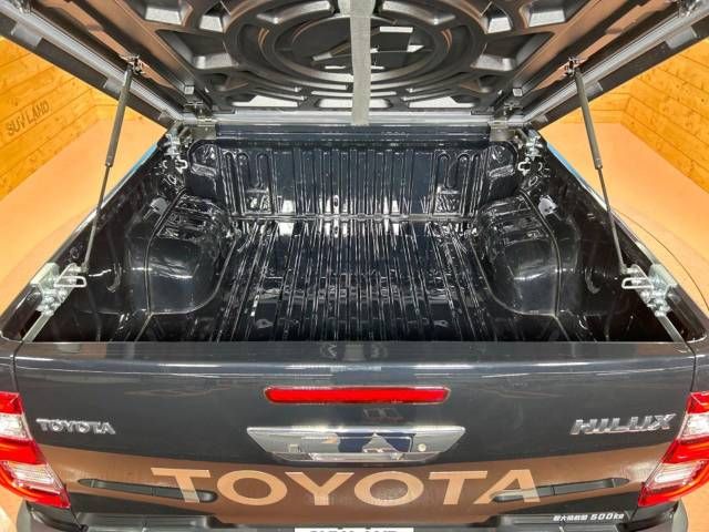 Toyota HILUX 2022-04 193238-10