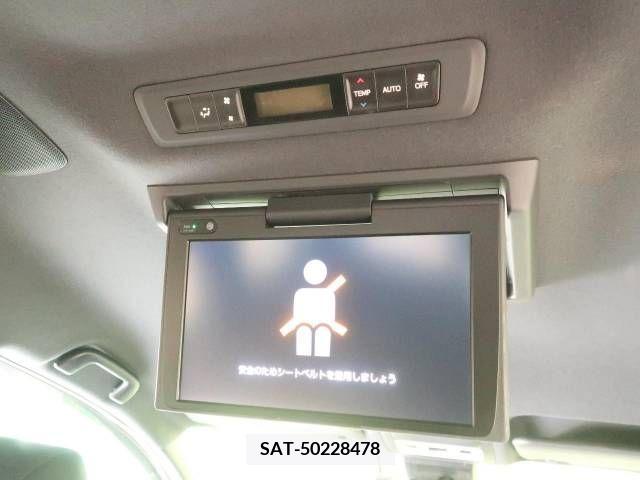 Toyota VOXY 2018-09 321579-3