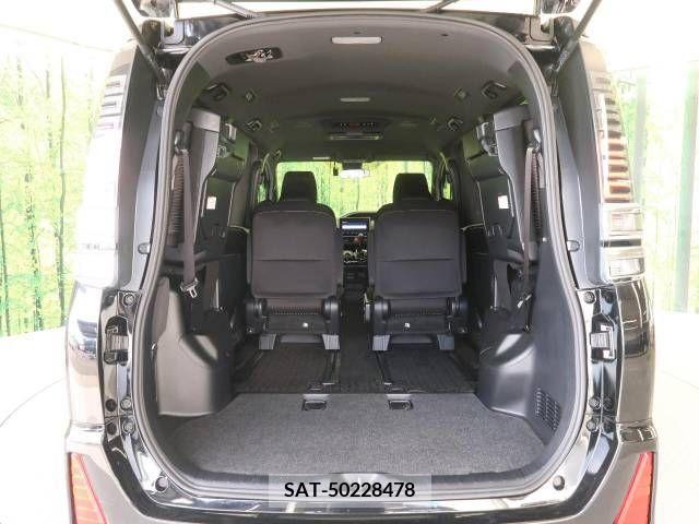 Toyota VOXY 2018-09 321579-11
