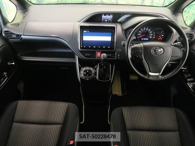 Toyota VOXY 2018-09 321579-1