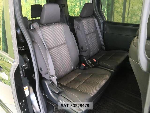 Toyota VOXY 2018-09 321579-9