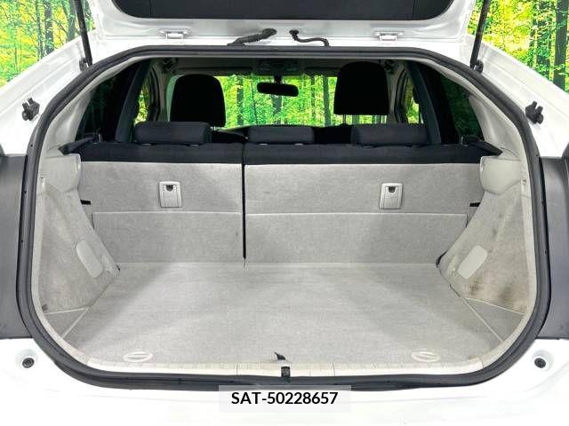 Toyota PRIUS 2013-11 329051-9
