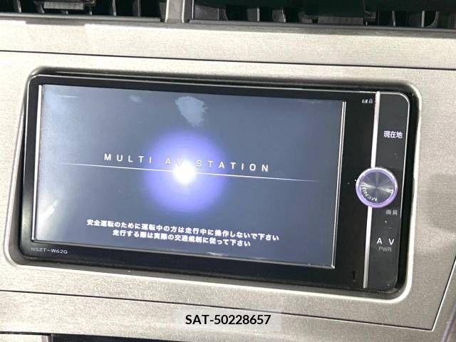 Toyota PRIUS 2013-11 329051-3