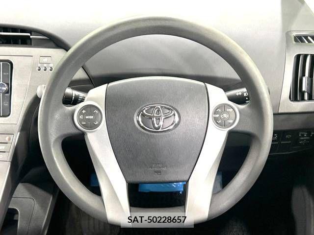 Toyota PRIUS 2013-11 329051-12