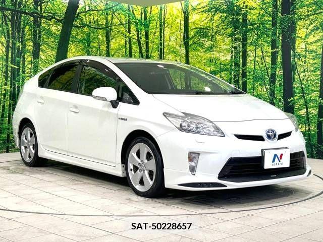 Toyota PRIUS 2013-11 329051-16