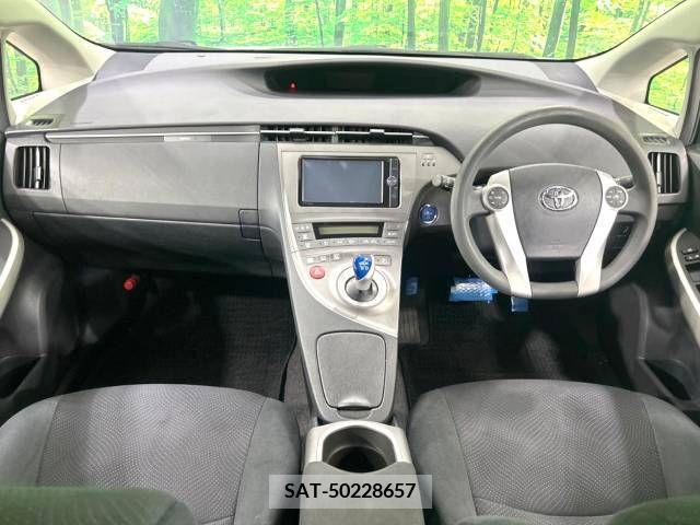 Toyota PRIUS 2013-11 329051-1