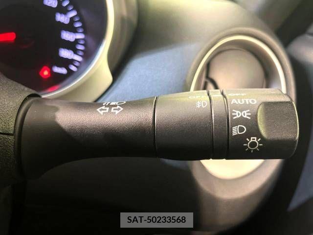 Nissan JUKE 2012-05 251418-5