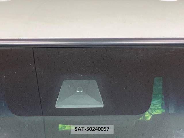 Honda N BOX CUSTOM 2018-12 227683-4