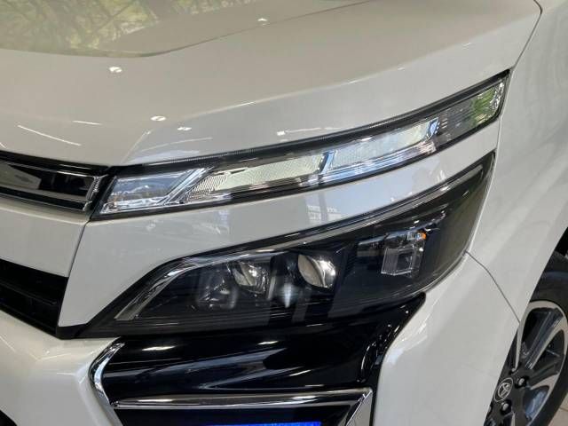 Toyota VOXY 2021-02 186209-13