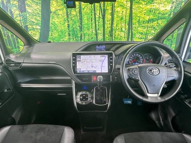 Toyota VOXY 2021-02 186209-1