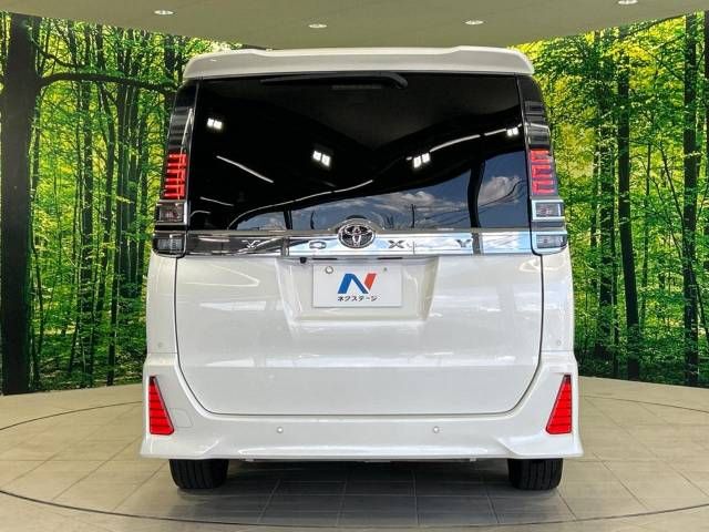 Toyota VOXY 2021-02 186209-16