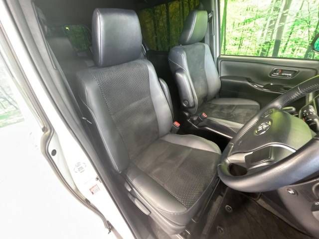 Toyota VOXY 2021-02 186209-8