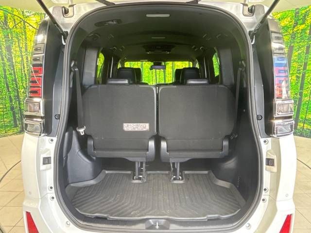 Toyota VOXY 2021-02 186209-11