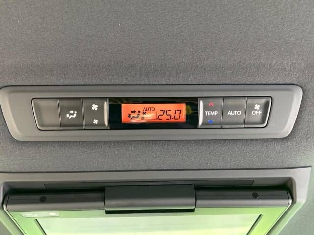 Toyota VOXY 2021-02 186209-7
