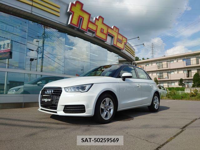 Audi A1 2015-08 356452-0