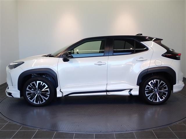 Toyota YARIS CROSS 2022-10 16332-7