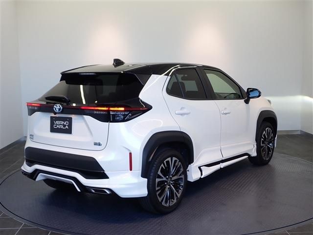 Toyota YARIS CROSS 2022-10 16332-3