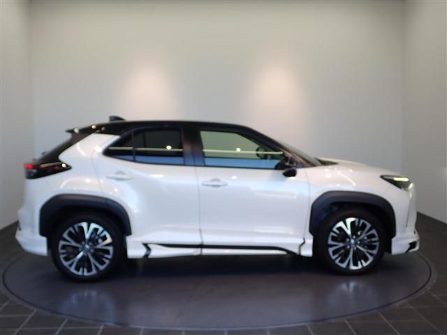 Toyota YARIS CROSS 2022-10 16332-8