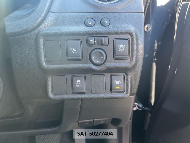 Nissan NOTE 2019-04 305490-17