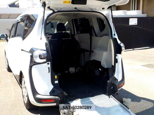 Toyota SIENTA 2016-05 376835-3